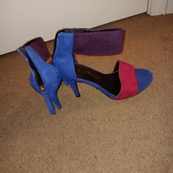 Heels - Picture 2 of 2